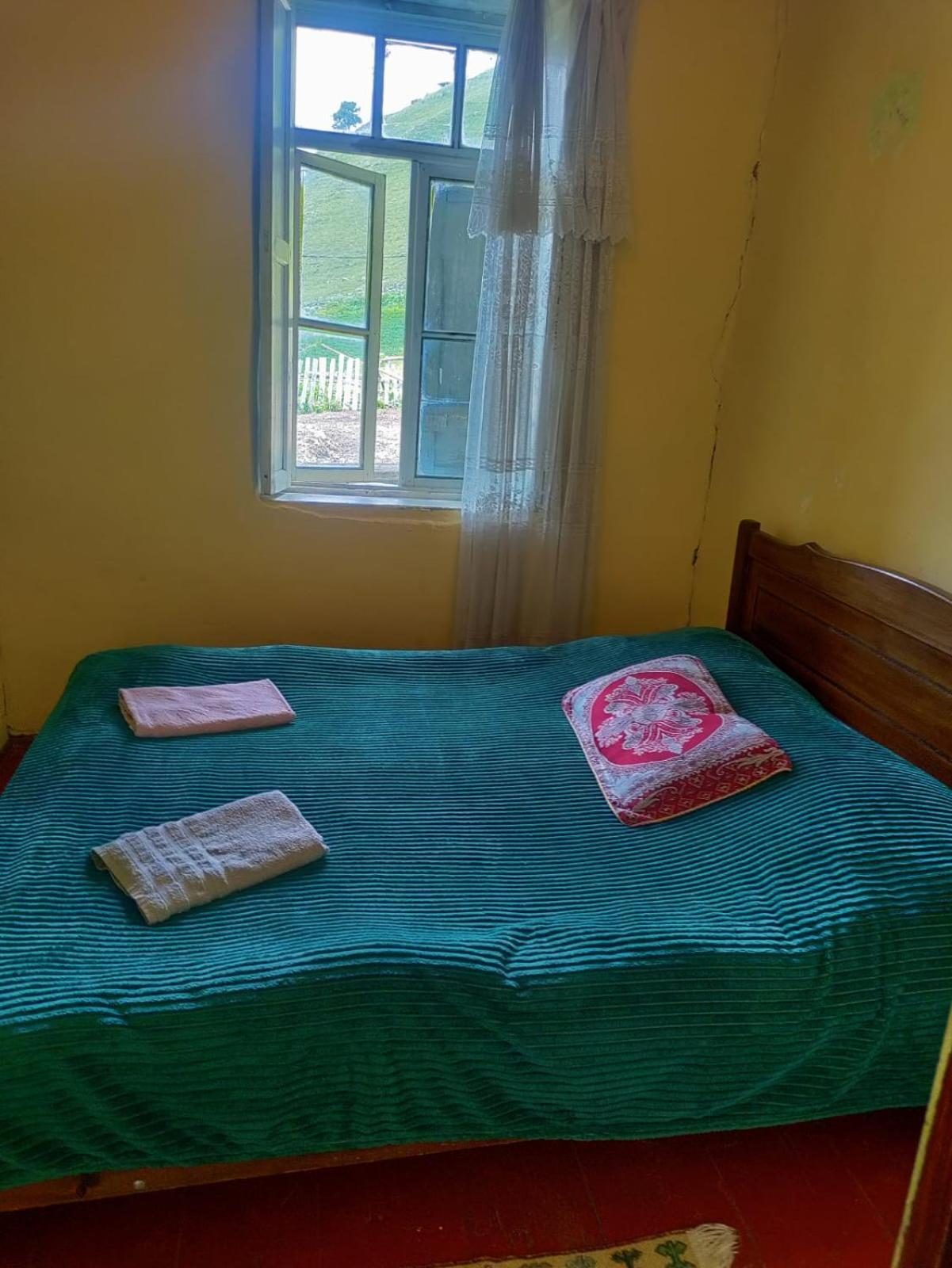 Guest House "Betqil" Adishi Bagian luar foto